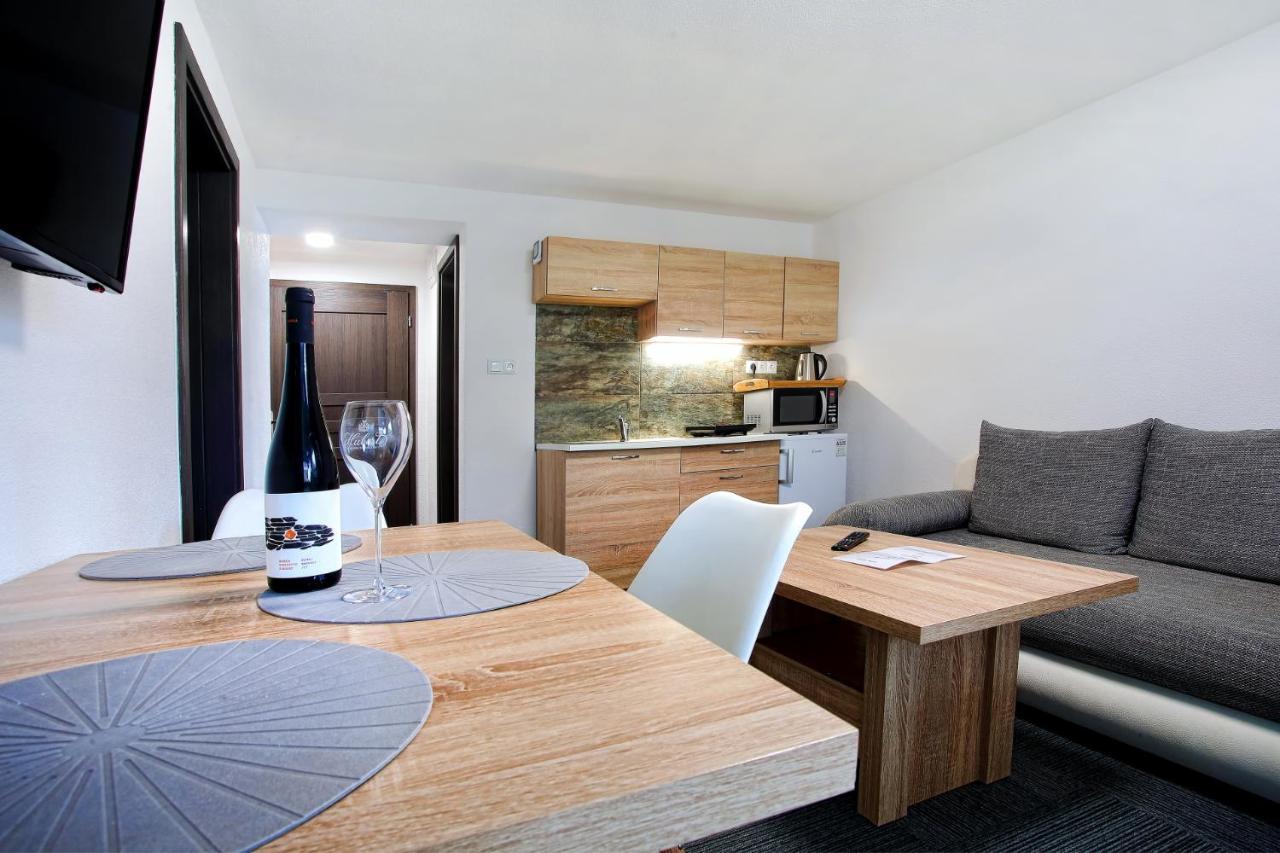 Apartmany Za Rohom Липтовски-Микулаш Экстерьер фото